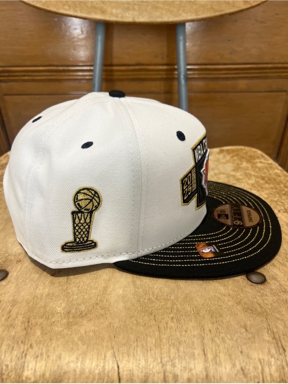 New Era White/Black/Orange New York Knicks NBA Champions Patch Snapback- - Picture 2 of 5